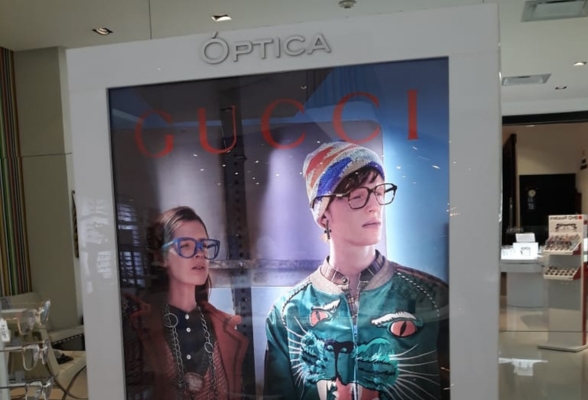 cartel para letrero de comercio a color con alta calidad en impresión